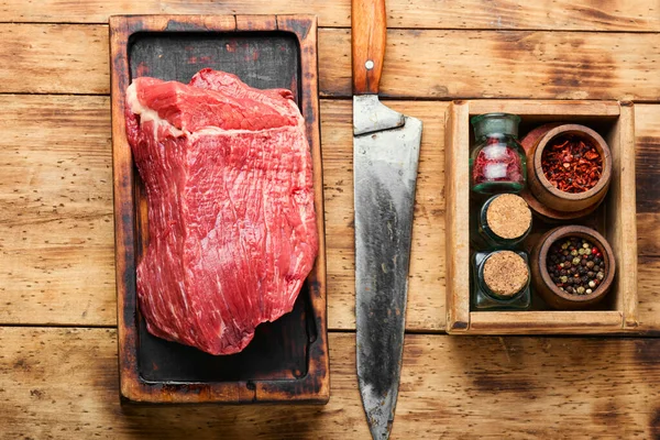 Fresh Raw Beef Meat Wooden Cutting Board — Stock Photo, Image