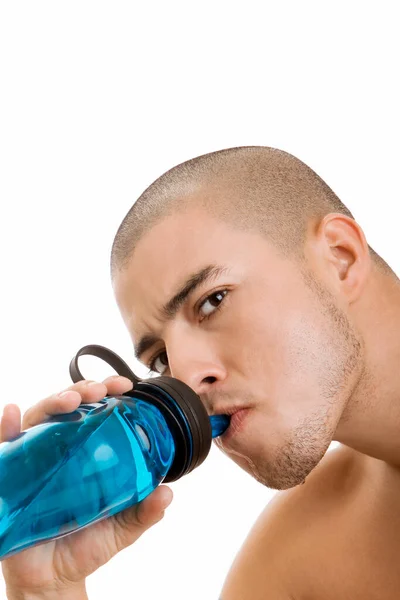 Portret Van Een Jongeman Die Water Drinkt Uit Een Fles — Stockfoto