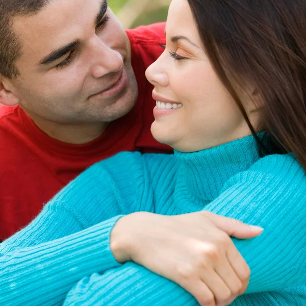 Close Young Couple Looking Each Other — Stock Photo, Image