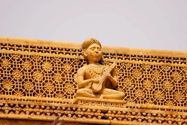 Tapınaktaki Bir Heykelin Düşük Açılı Görüntüsü Jaisalmer Rajasthan Hindistan — Stok fotoğraf