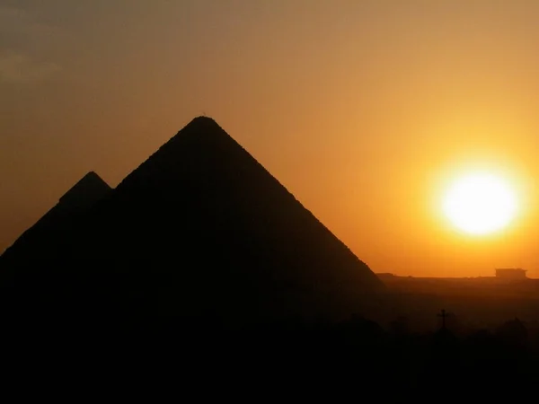 Silhouette Des Pyramides Coucher Soleil Pyramides Gizeh Gizeh Caire Égypte — Photo