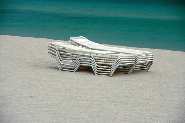 Strandkörbe Sandstrand — Stockfoto