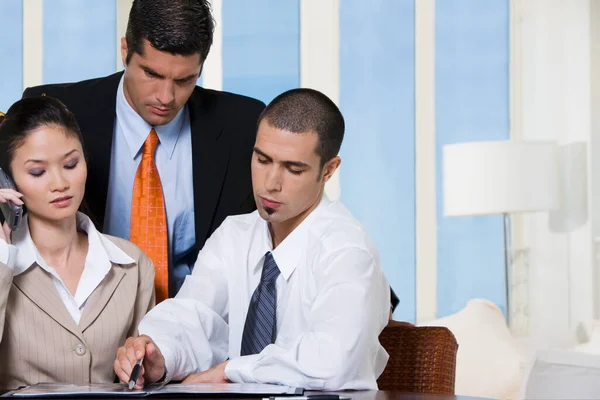 Gente Negocios Trabajando Oficina —  Fotos de Stock