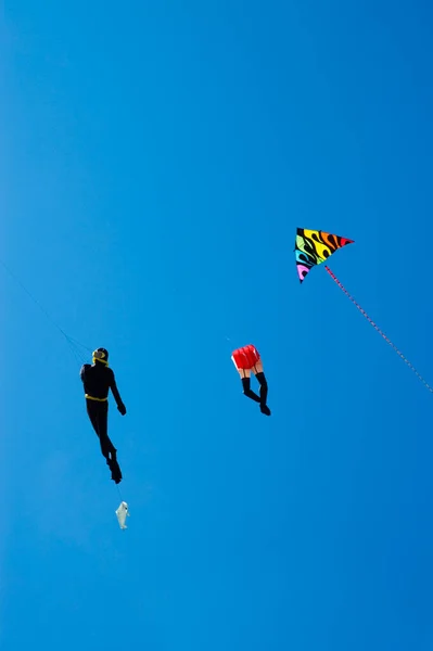 Vista Baixo Ângulo Pipas Voando Céu — Fotografia de Stock