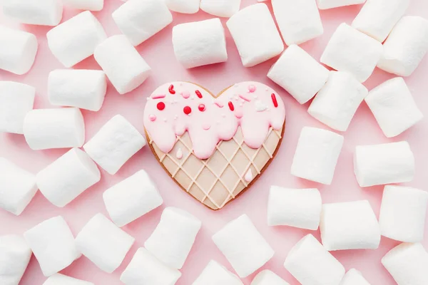 Растапливай Имбирное Печенье Мороженым Зефир Валентин Розовый Фон Высокое Качество — стоковое фото
