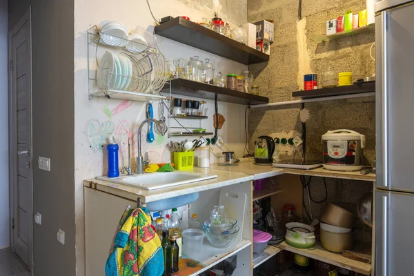 Interno Una Cucina Abitabile Temporanea Una Stanza Non Riparata — Foto Stock