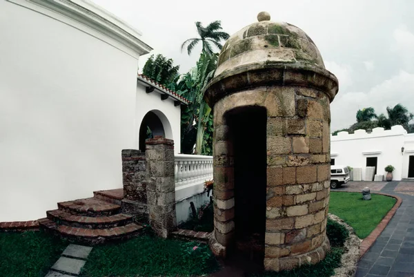 波多黎各圆顶结构的侧视图 — 图库照片