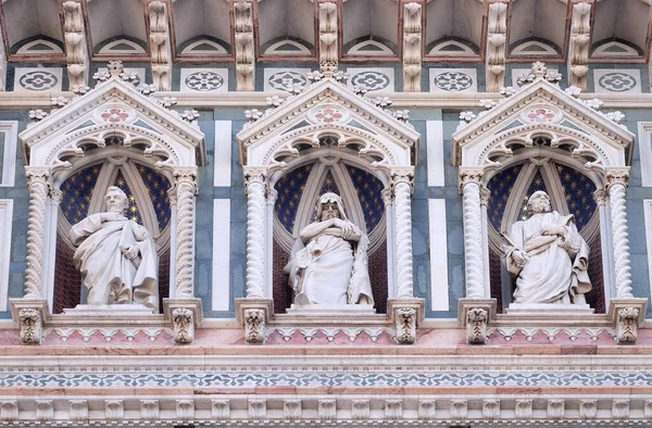 Sochy Apoštolů Jemné Architektonické Detaily Portálu Cattedrale Santa Maria Del — Stock fotografie