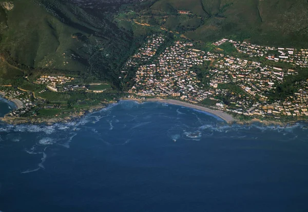 Αεροφωτογραφία Της Πόλης Του Νησιού Της Μεσογείου Στα Βόρεια Του — Φωτογραφία Αρχείου