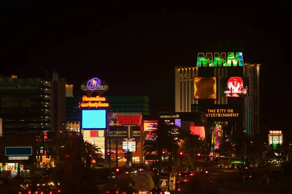 Felhőkarcolók Egy Városban Kivilágított Éjszaka Las Vegas Nevada Usa — Stock Fotó