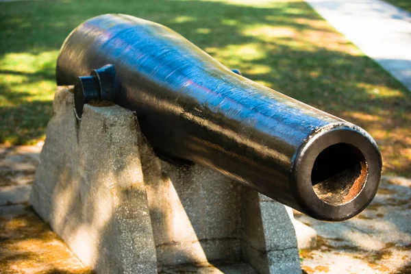 Vecchio Cannone Nel Parco — Foto Stock