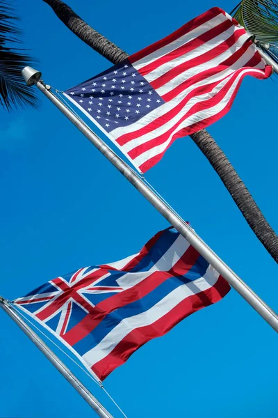 Bandeira Americana Acenando Céu Azul — Fotografia de Stock