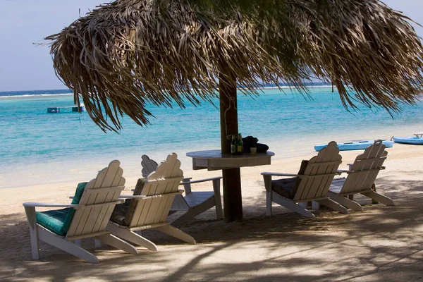 Hermosas Sillas Playa Isla Tropical Del Mar Caribe —  Fotos de Stock