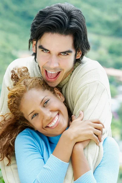 Retrato Jovem Casal Com Cão — Fotografia de Stock