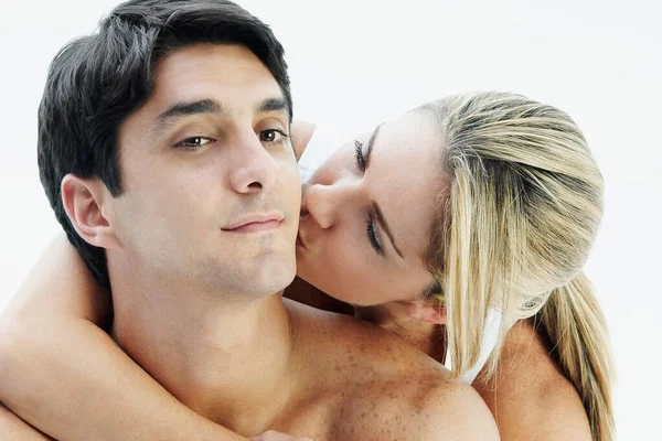 Retrato Una Pareja Joven —  Fotos de Stock