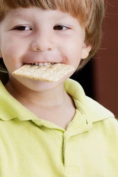 Little Boy Eating Ice Cream — Stock Photo, Image