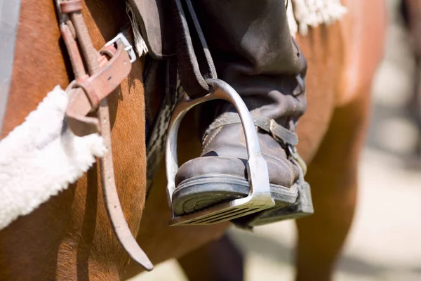 Perto Par Botas Couro — Fotografia de Stock