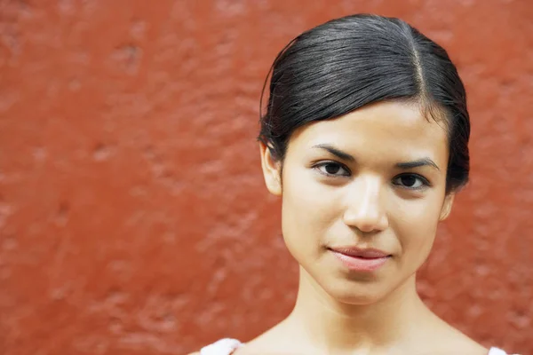 Retrato Uma Jovem Mulher — Fotografia de Stock