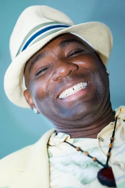 Retrato Hombre Afroamericano Guapo Con Sombrero — Foto de Stock