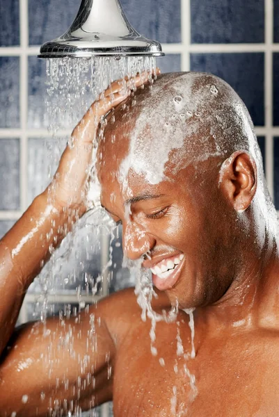 Nahaufnahme Eines Jungen Mannes Der Dusche — Stockfoto
