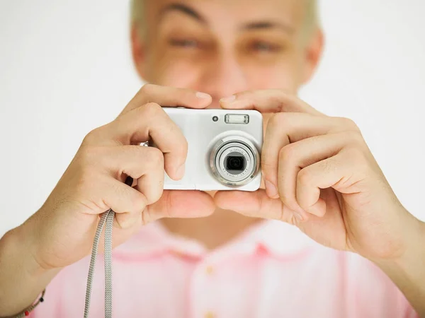 Jonge Man Met Een Camera — Stockfoto