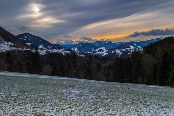 Hermoso Paisaje Con Montañas Nieve — Foto de Stock