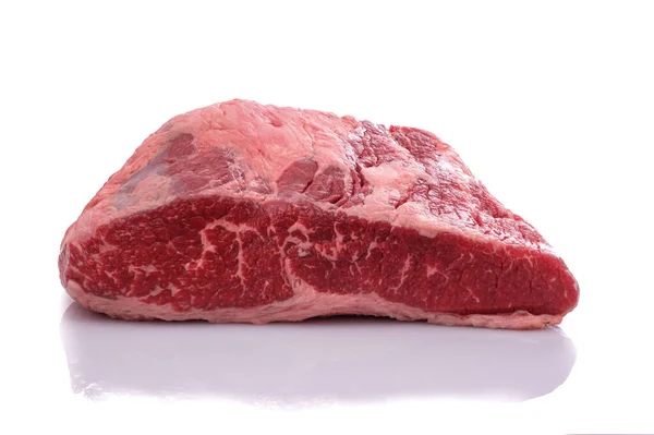 Rohes Rindfleisch Isoliert Auf Weißem Hintergrund — Stockfoto