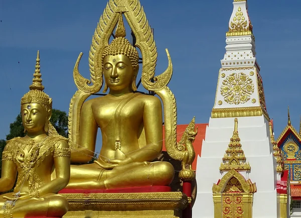 Guld Buddha Staty Templet — Stockfoto