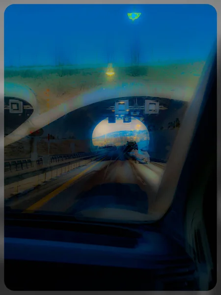 Auto Fährt Durch Das Fenster — Stockfoto