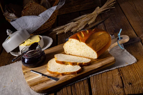 Pan Mantequilla Una Tabla Madera — Foto de Stock