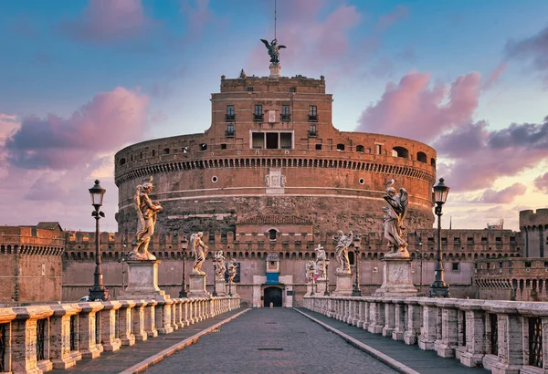 ローマ イタリア Circa 2020年8月 ローマのサンタンジェロ城 ローマ イタリア 日の出に誰もいない歴史的建造物 — ストック写真