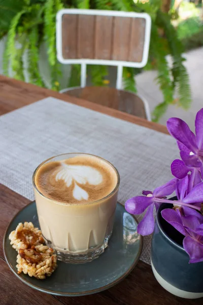 Latte Coffee Art Cup Garden Stock Photo — Stok Foto