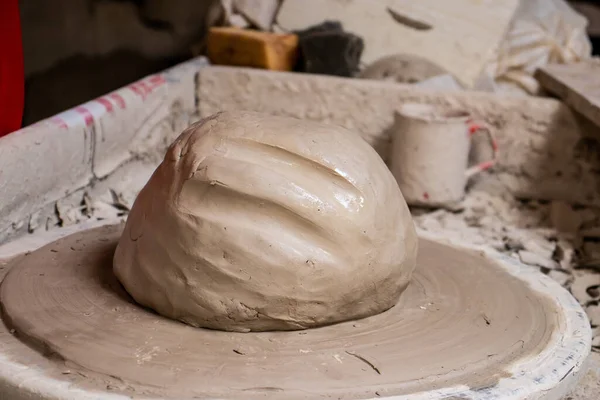 Ceramica Sul Processo Elaborazione Una Fabbrica Tradizionale Nella Bellissima Piccola — Foto Stock
