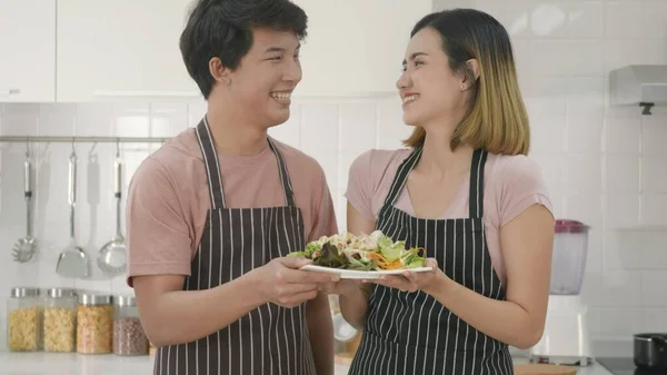 Happy Asian Beautiful Family Couple Husband Wife Cooking Vegetable Salad — Stock Photo, Image