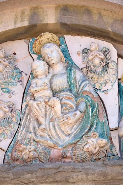 Virgin Mary Baby Jesus Portal Saint Joseph Church Lucca Italy — Stock Photo, Image