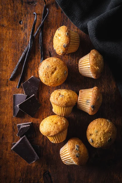 Muffins Vanille Cupcakes Sucrés Avec Des Gousses Chocolat Vanille Sur — Photo