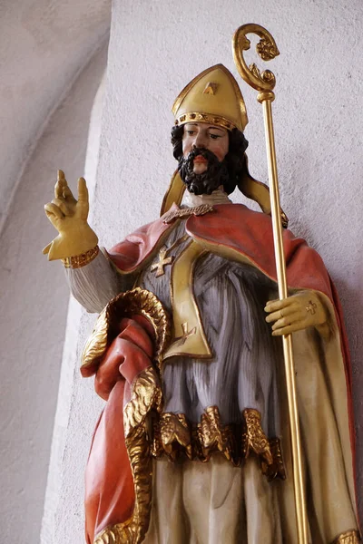 Статуя Святого Лаврентія Церкві Святого Лаврентія Кляйностхаймі Німеччина — стокове фото