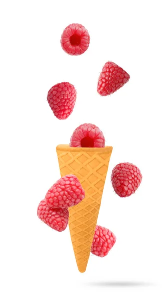 Frutta Volante Isolata Otto Frutti Lampone Cadono Cono Gelato Con — Foto Stock