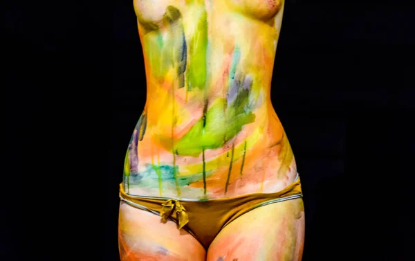 Body Art Puttend Uit Het Lichaam Mooi Meisje Met Geschilderde — Stockfoto