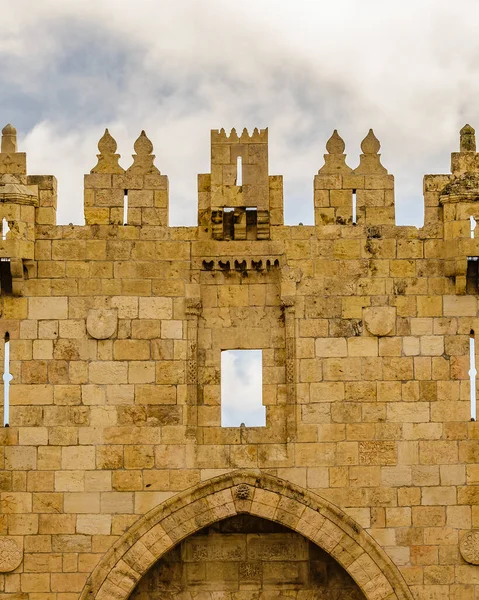 スペインの古代都市の中世の要塞の遺跡 — ストック写真