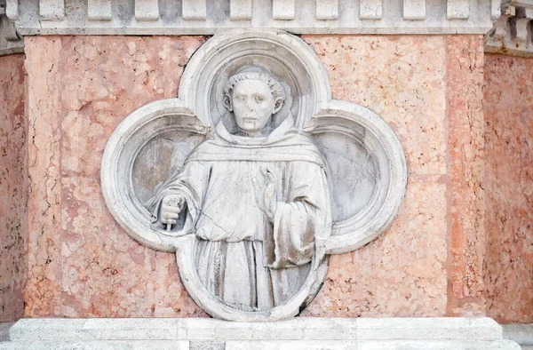 Saint Francis Paolo Bonaiuto Relief Fasadzie Bazyliki San Petronio Bolonii — Zdjęcie stockowe