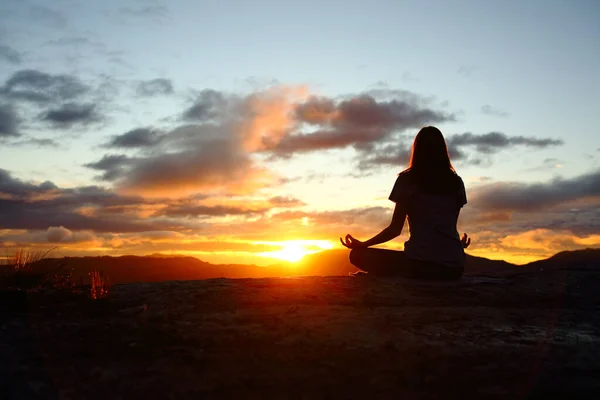 Back View Portrait Woman Silhouette Doing Yoga Sunset Mountain — Stock Photo, Image