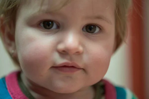 一个一岁小女孩的肖像画 — 图库照片