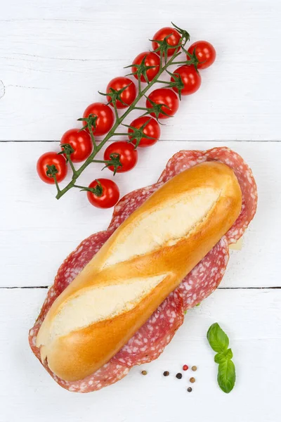 Sub Baguete Sanduíche Com Formato Retrato Salame Cima Madeira Tábua — Fotografia de Stock