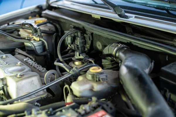 Detalhe Motor Usado Com Peças Mecânicas Vista Dentro Carro — Fotografia de Stock