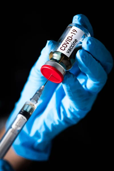 Imagem Uma Médica Segurando Uma Vacina Covid Ilustração Para Nova — Fotografia de Stock
