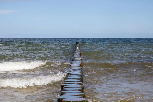 Летом Волны Деревянных Досках Балтийского Моря — стоковое фото