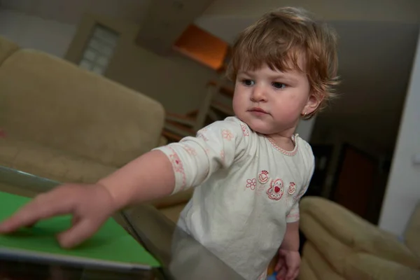 Adorable Linda Hermosa Niña Jugando Con Juguetes Casa Feliz Niño —  Fotos de Stock