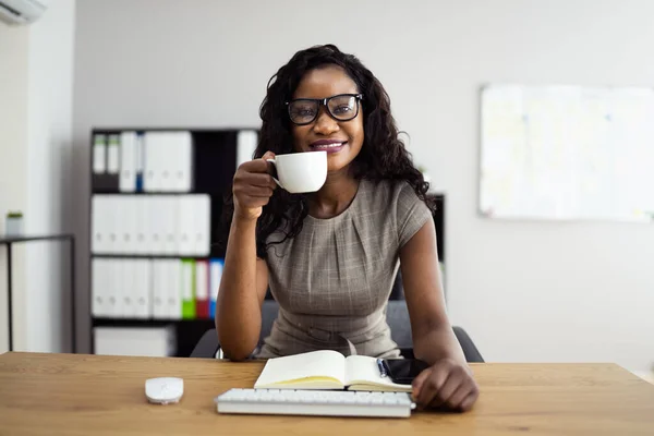 Afroamericano Videoconferenza Chiamata Bere Caffè — Foto Stock