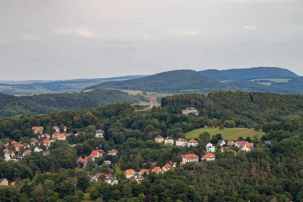 Eisenach Şehrinin Çevresindeki Tepeler Ormanlarla Manzaralı — Stok fotoğraf